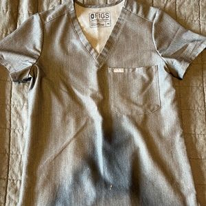 Figs 1 pocket Catarina scrub top + Zamora jogger & Kade cargo bottoms